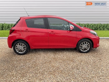 Used Toyota Yaris 2017 for sale - 78573354: Photo