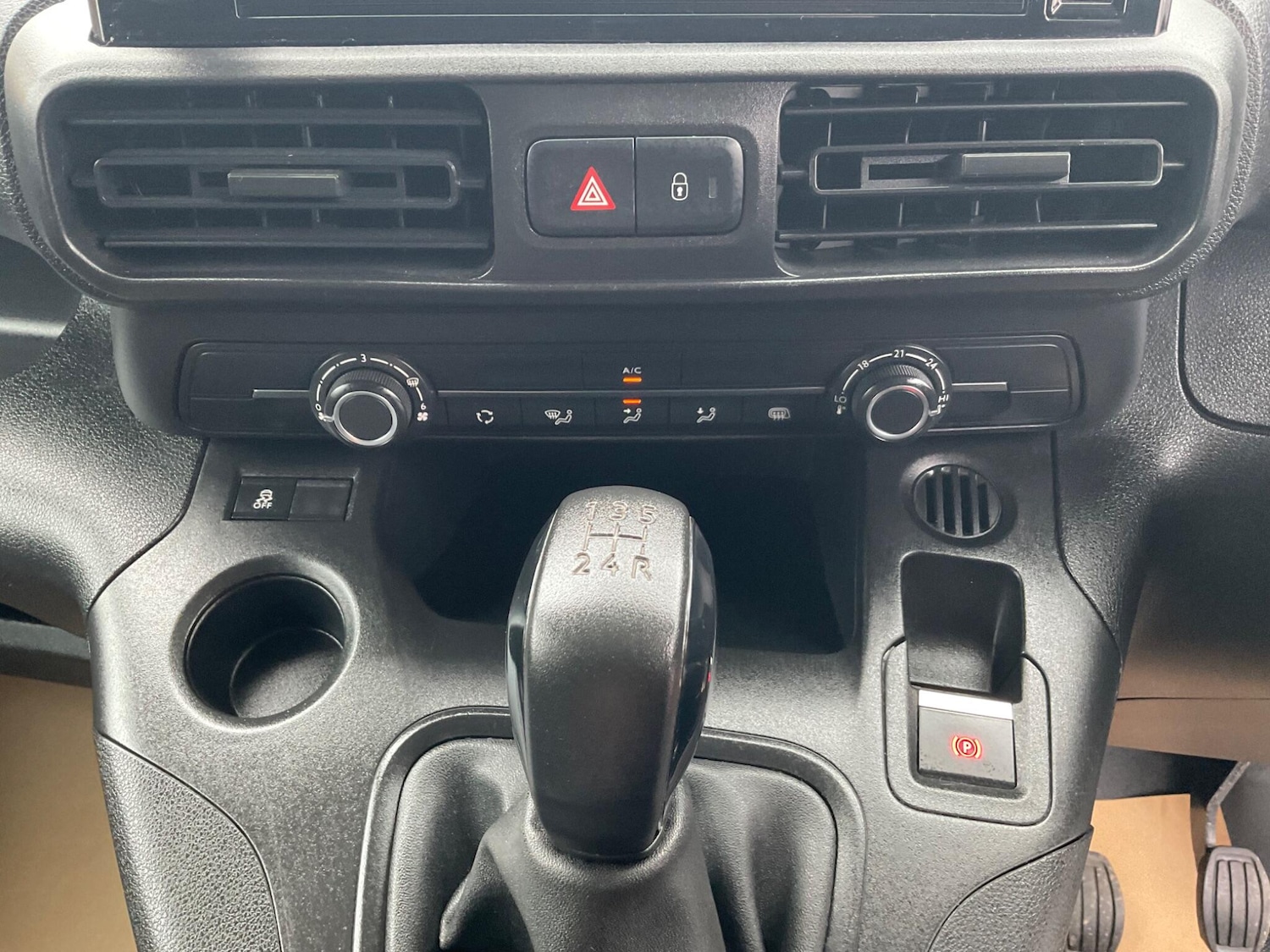 Used Peugeot Partner 2019 for sale - 77696444: Photo 14