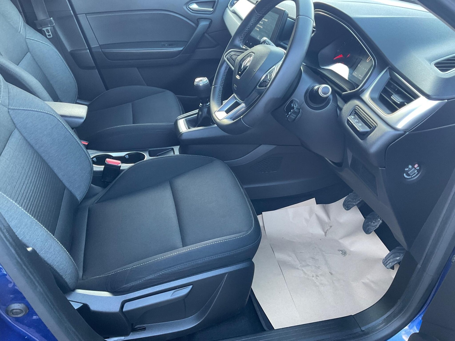 Used Renault Captur for sale - 77853352: Photo 11