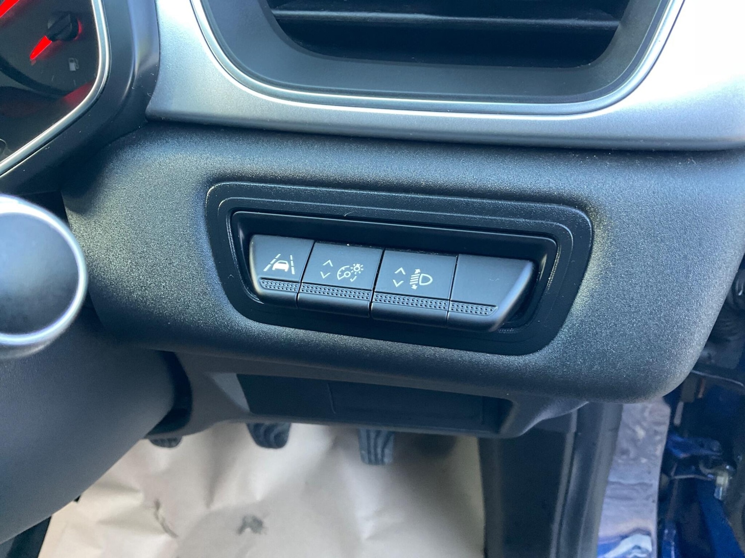 Used Renault Captur for sale - 77853352: Photo 12