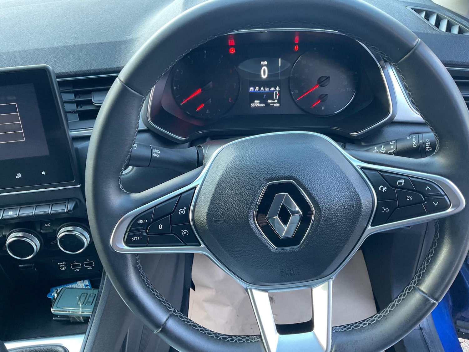 Used Renault Captur for sale - 77853352: Photo 18