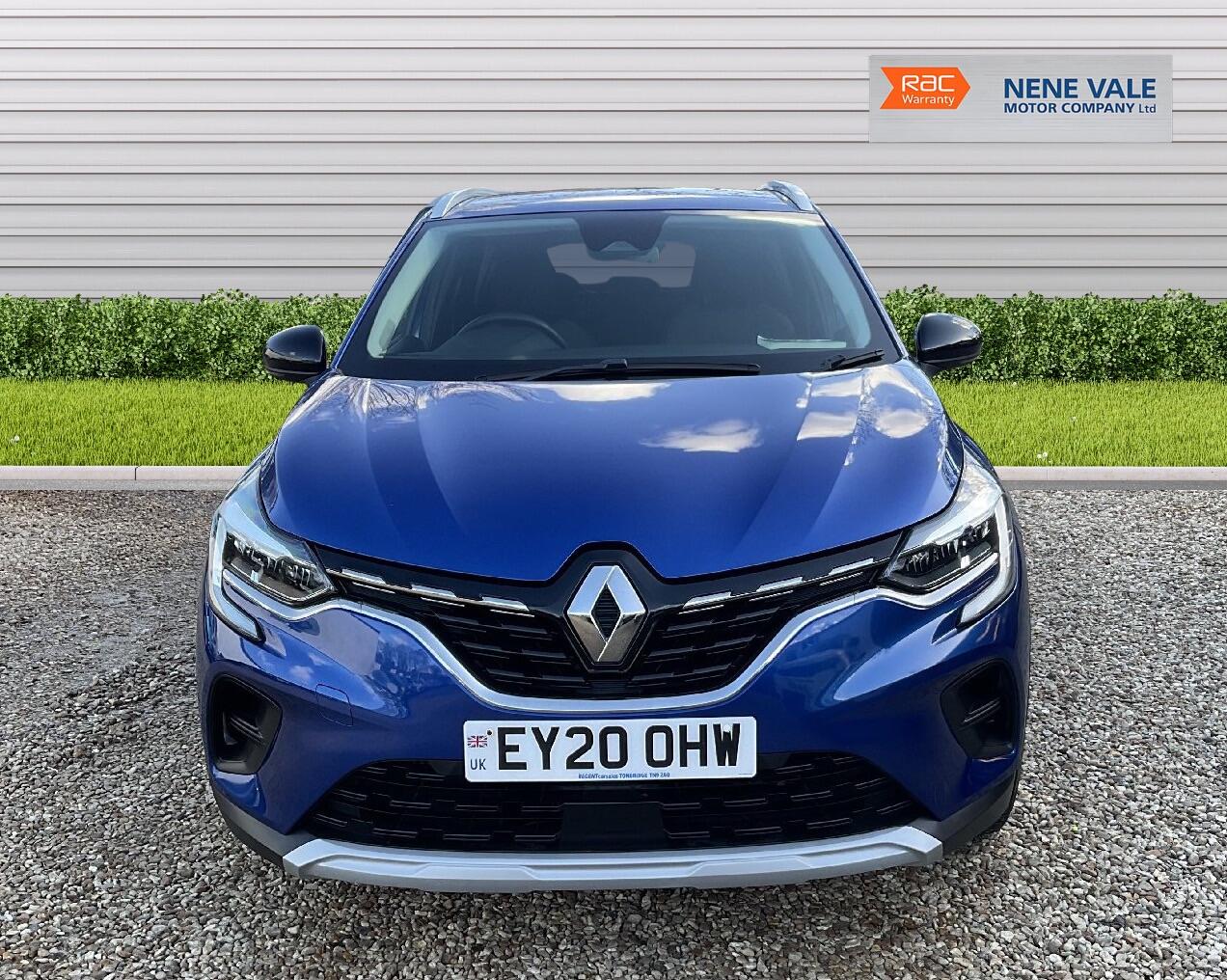 Used Renault Captur for sale - 77853352: Photo 2