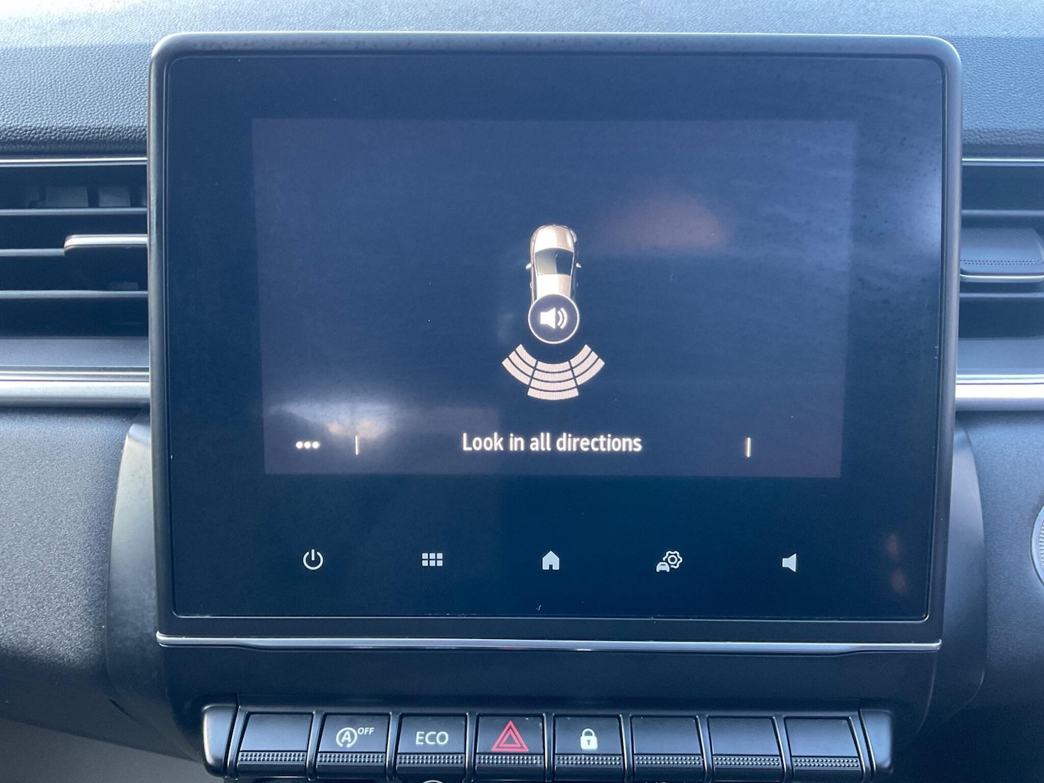 Used Renault Captur for sale - 77853352: Photo 25