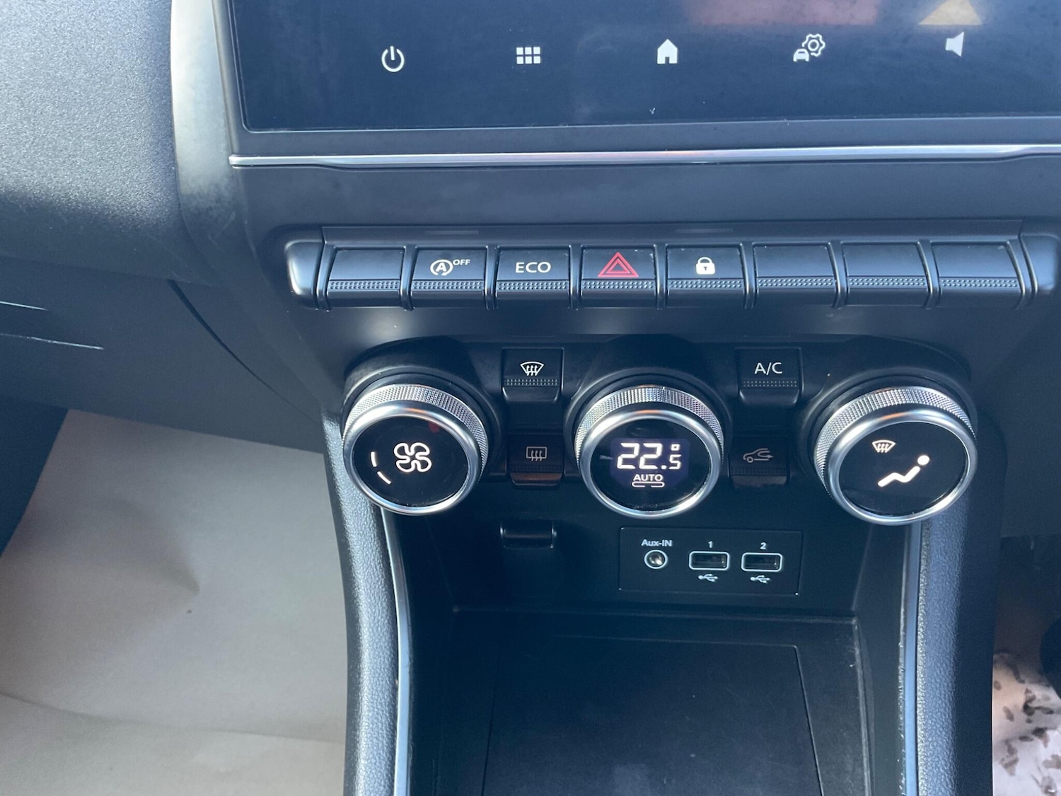 Used Renault Captur for sale - 77853352: Photo 27