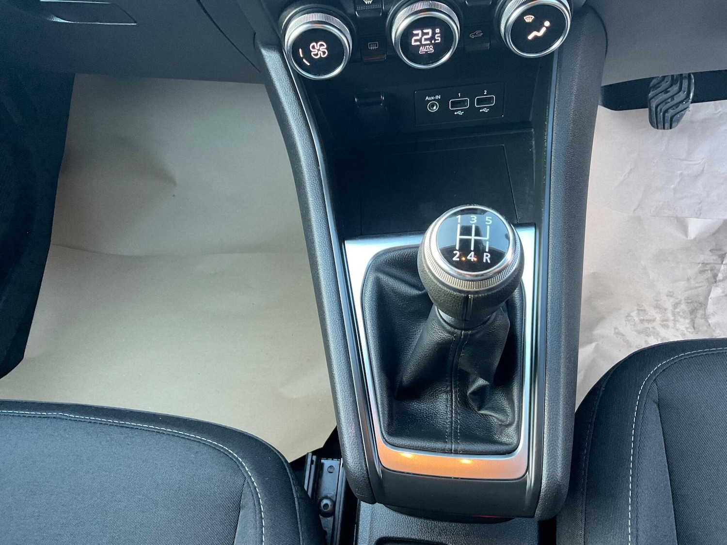 Used Renault Captur for sale - 77853352: Photo 30