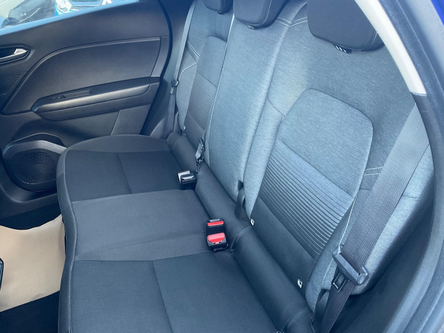 Used Renault Captur for sale - 77853352: Photo 39