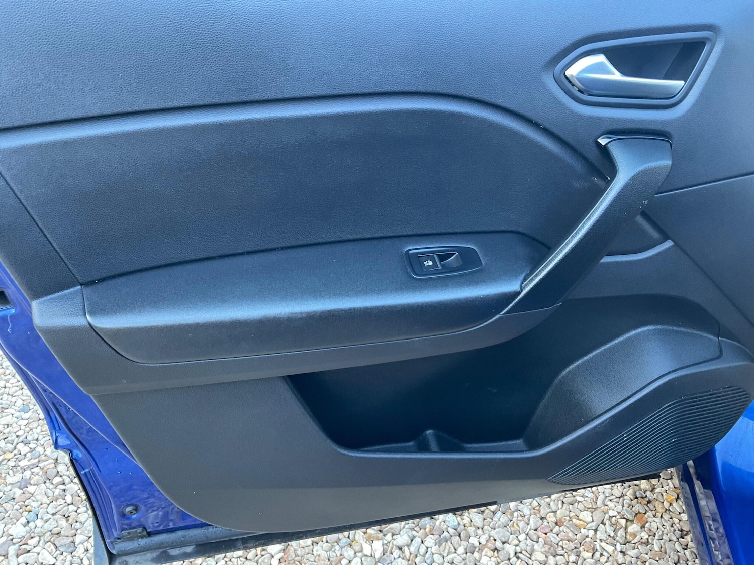 Used Renault Captur for sale - 77853352: Photo 41