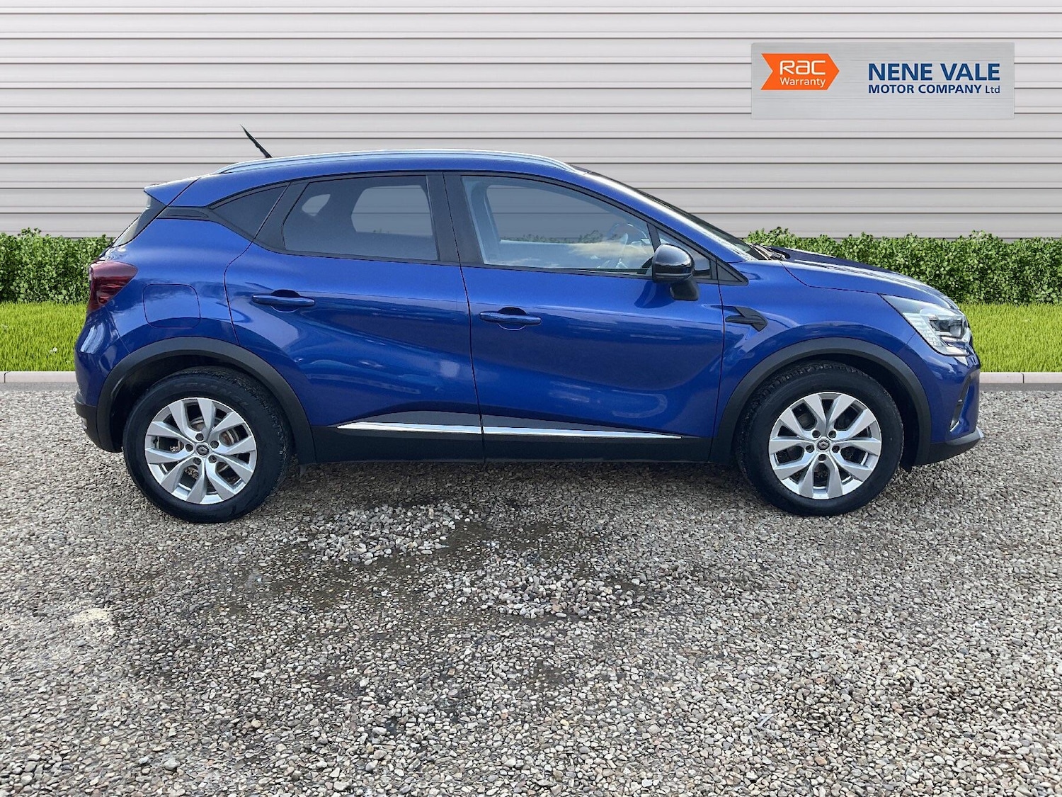 Used Renault Captur for sale - 77853352: Photo 8
