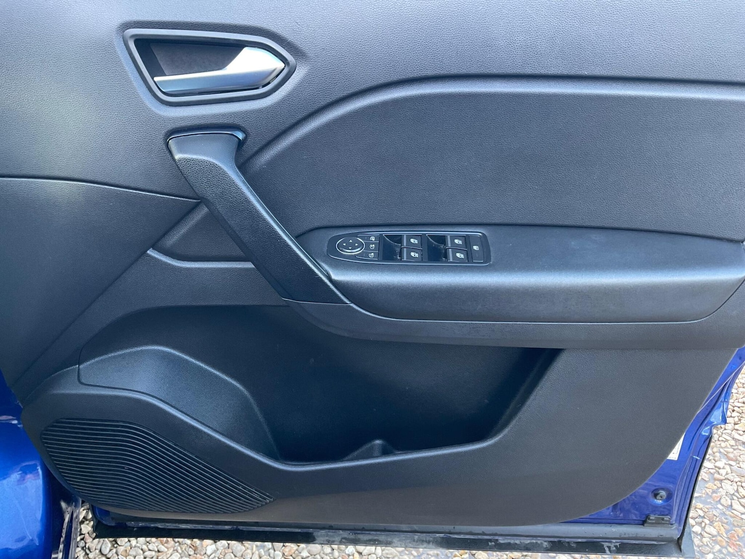 Used Renault Captur for sale - 77853352: Photo 9