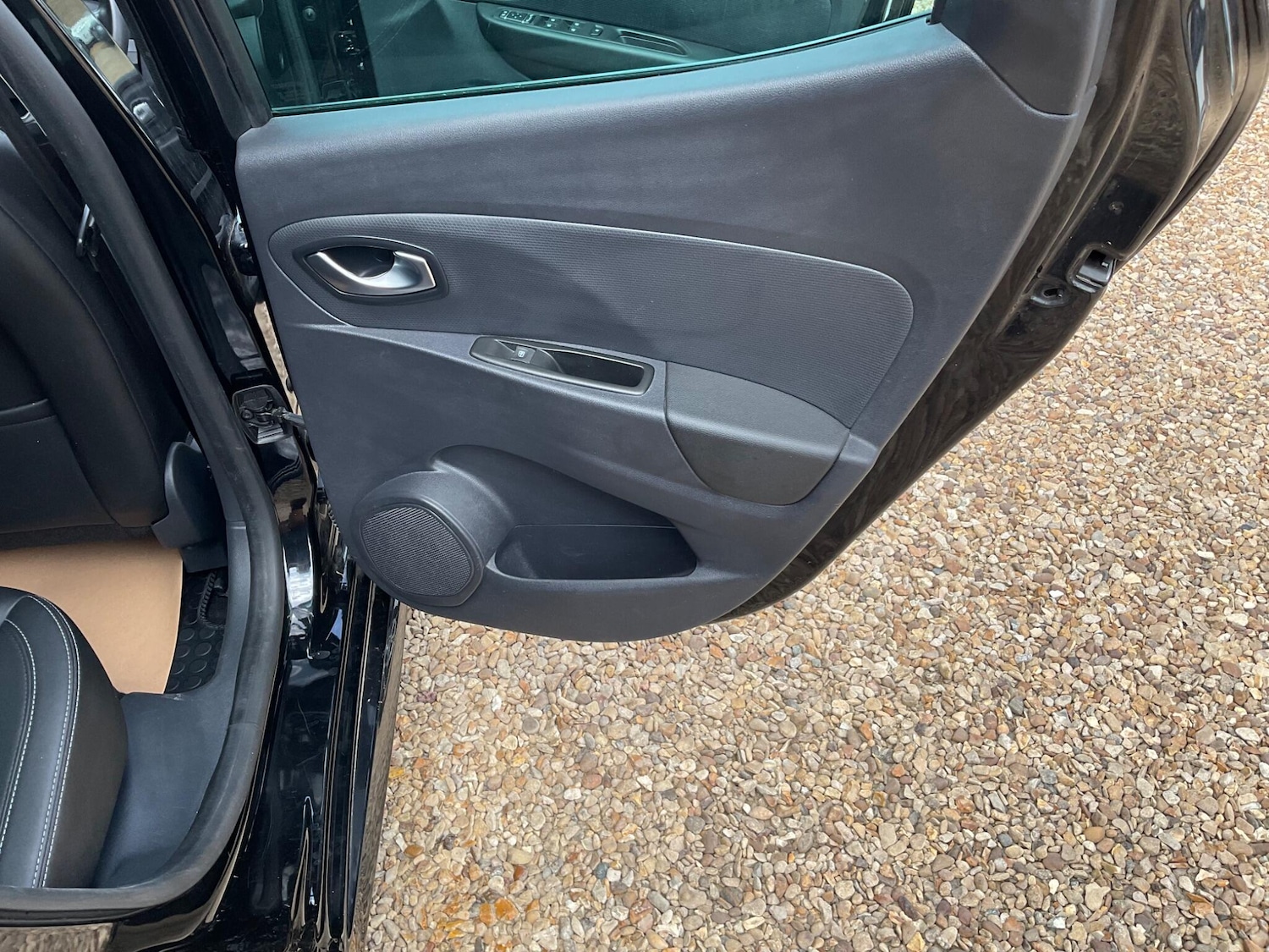 Used Renault Clio 2018 for sale - 76610167: Photo 26