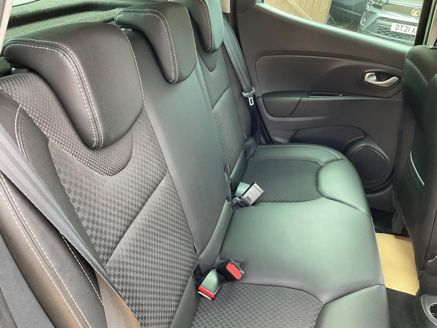 Used Renault Clio 2018 for sale - 76610167: Photo 29