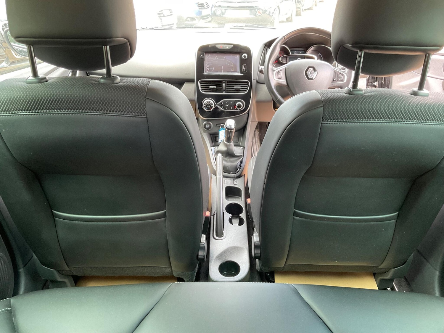 Used Renault Clio 2018 for sale - 76610167: Photo 32