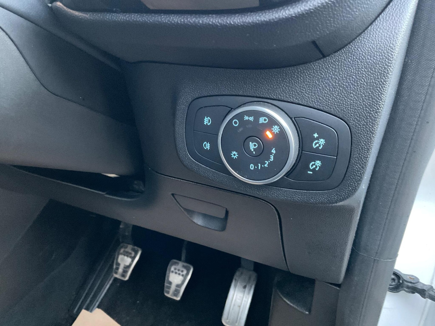 Used Ford Fiesta 2018 for sale - 77091065: Photo 11