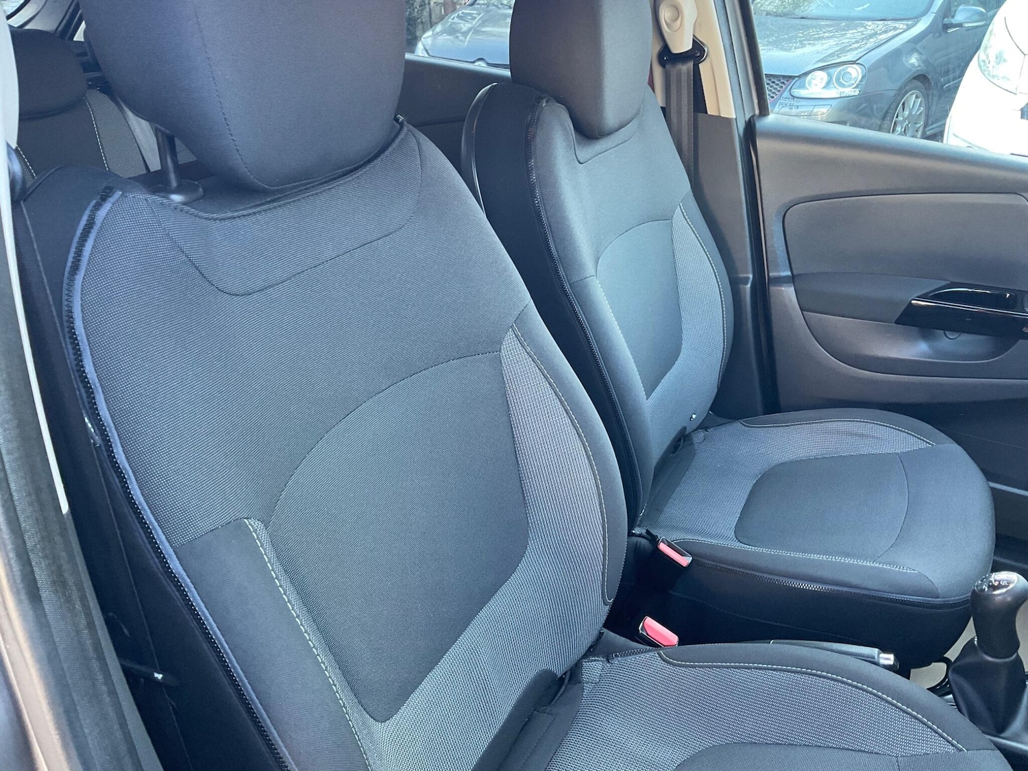 Used Renault Captur 2015 for sale - 77939858: Photo 14