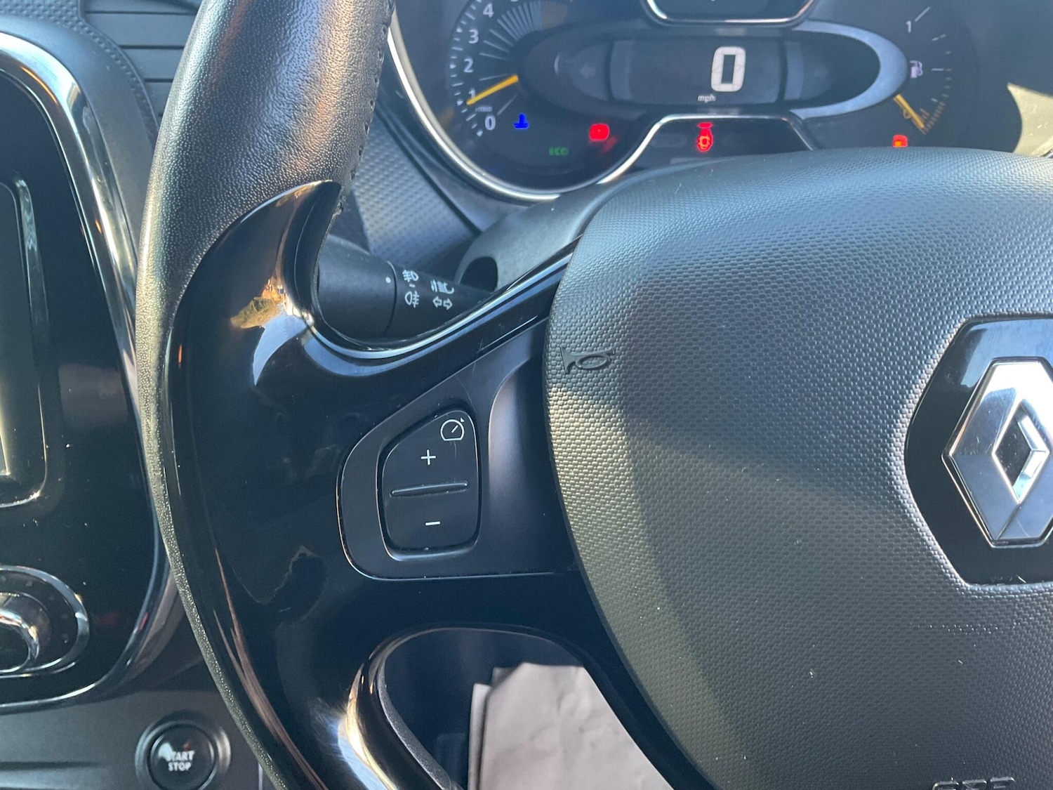 Used Renault Captur 2015 for sale - 77939858: Photo 18