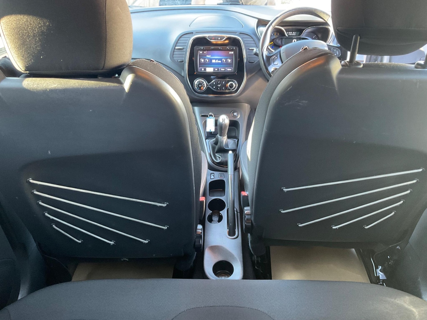 Used Renault Captur 2015 for sale - 77939858: Photo 32