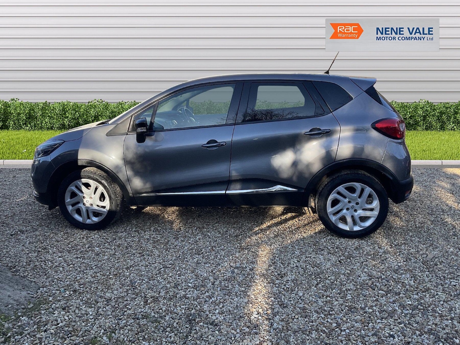 Used Renault Captur 2015 for sale - 77939858: Photo 4