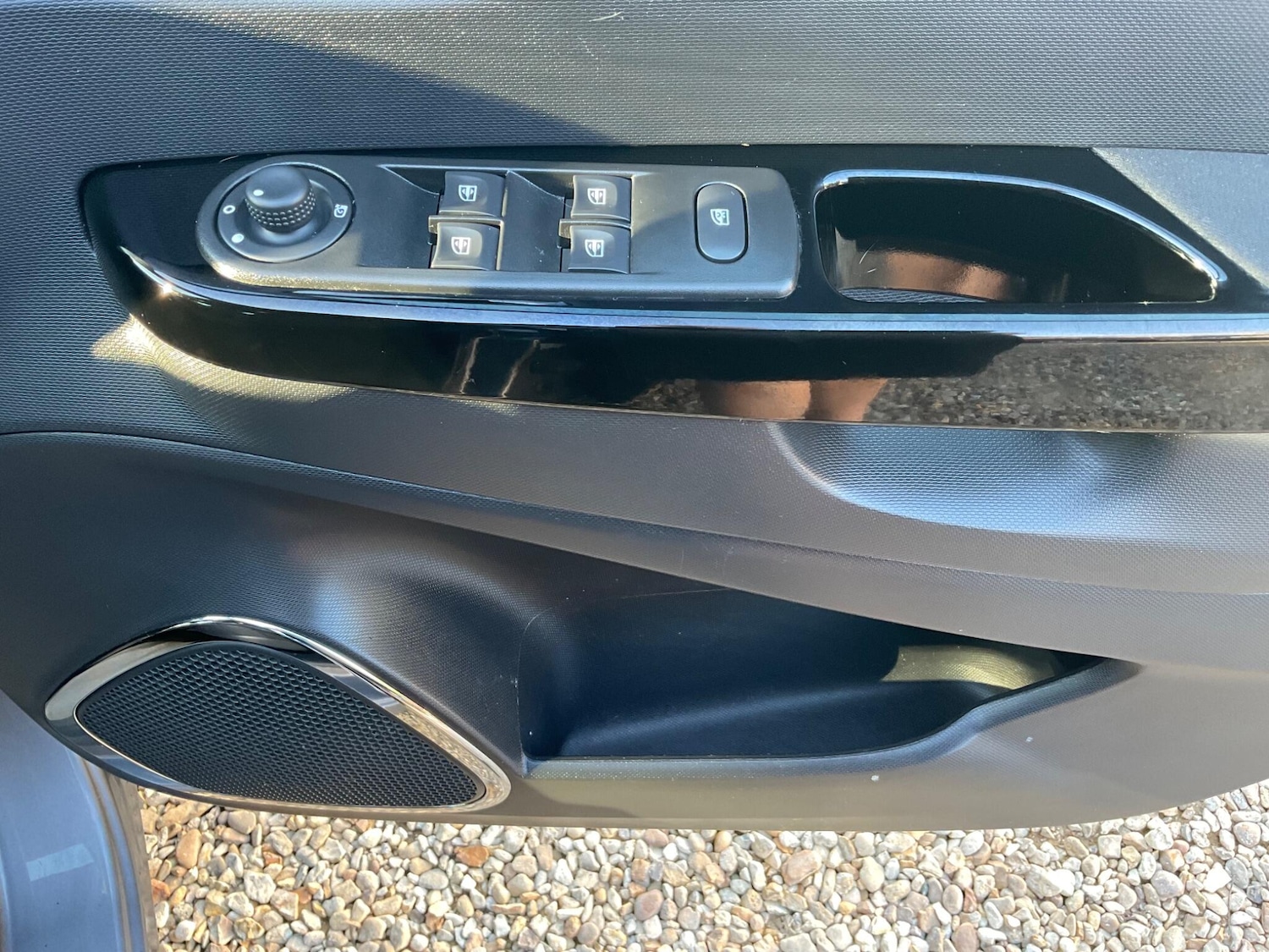 Used Renault Captur 2015 for sale - 77939858: Photo 9