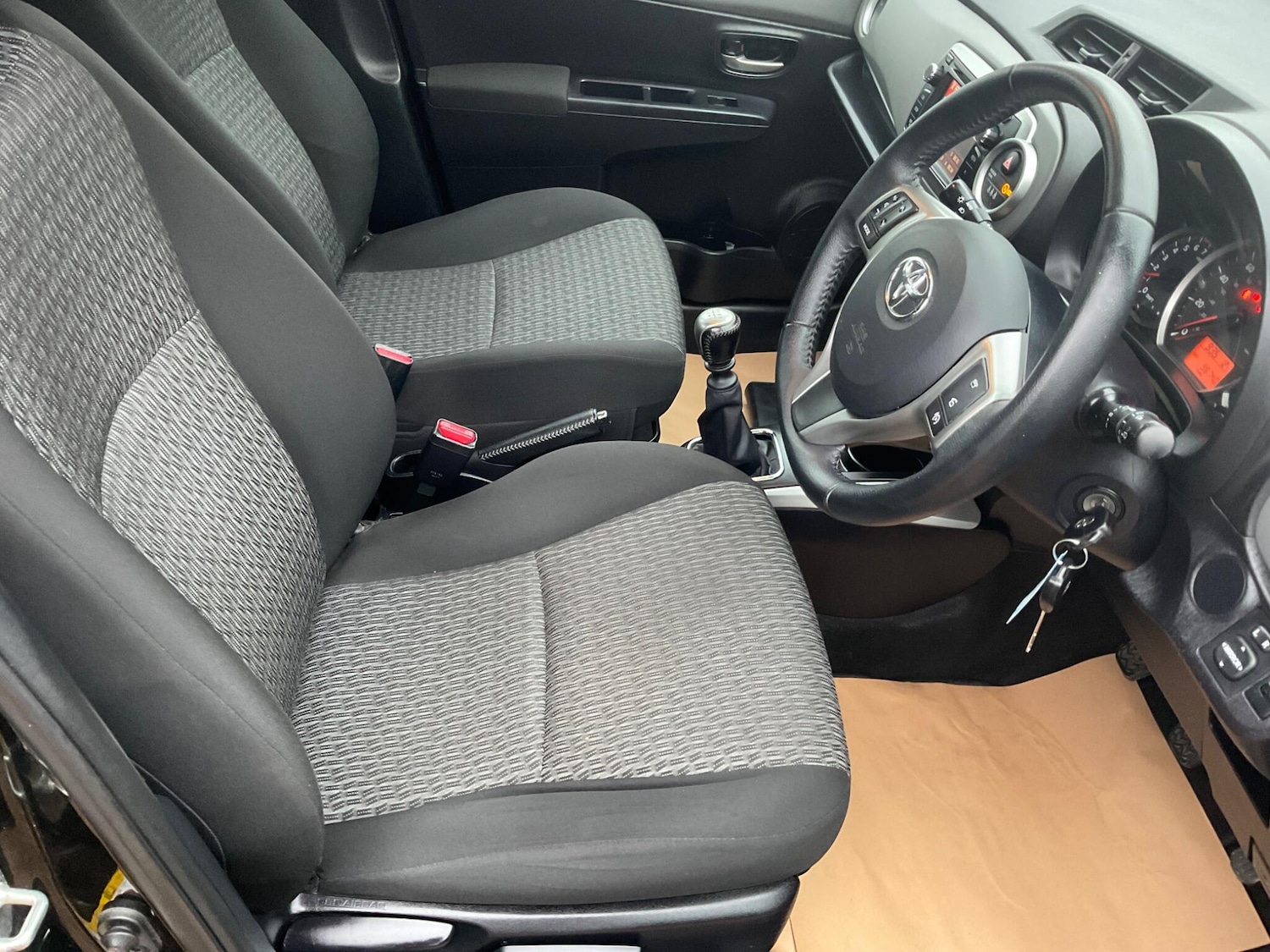 Used Toyota Yaris 2014 for sale - 76886181: Photo 13