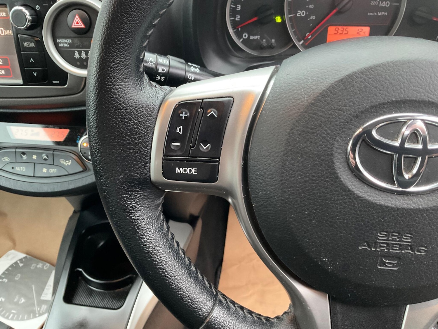 Used Toyota Yaris 2014 for sale - 76886181: Photo 16