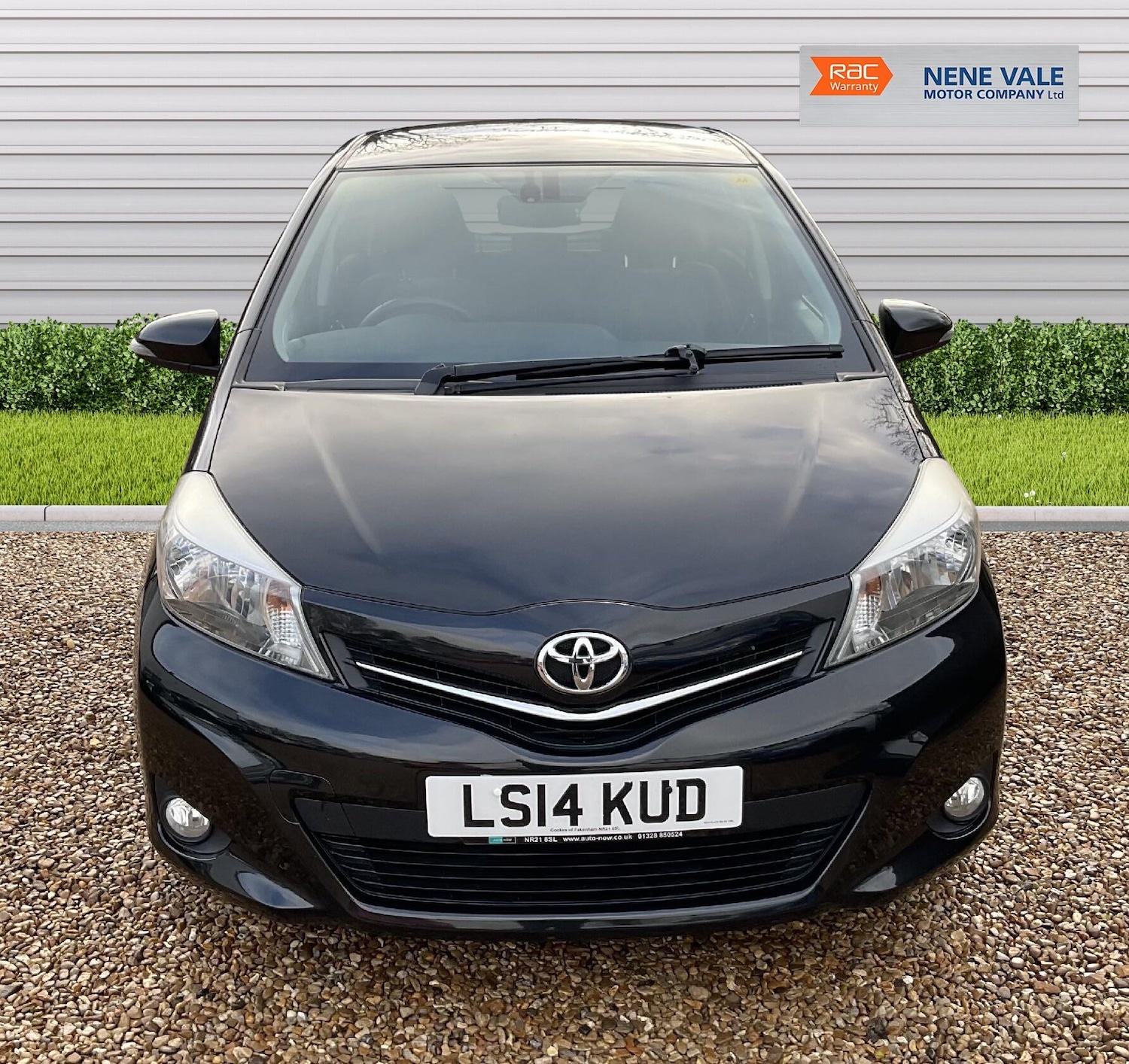 Used Toyota Yaris 2014 for sale - 76886181: Photo 2