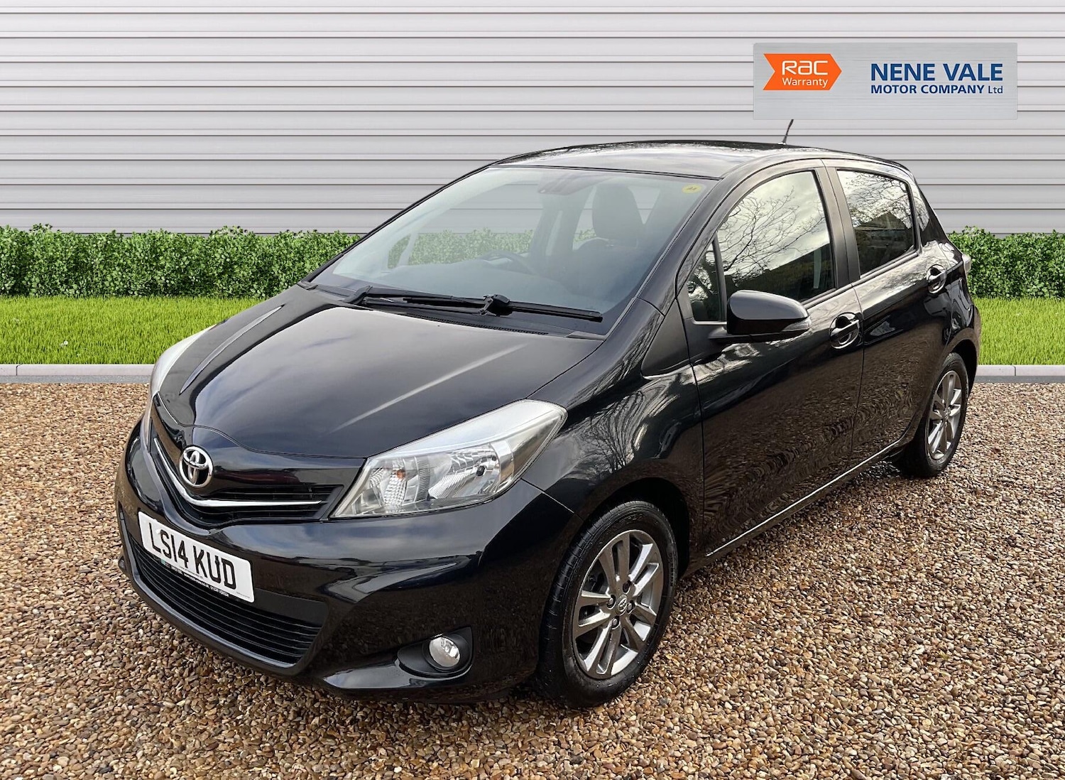 Used Toyota Yaris 2014 for sale - 76886181: Photo 3