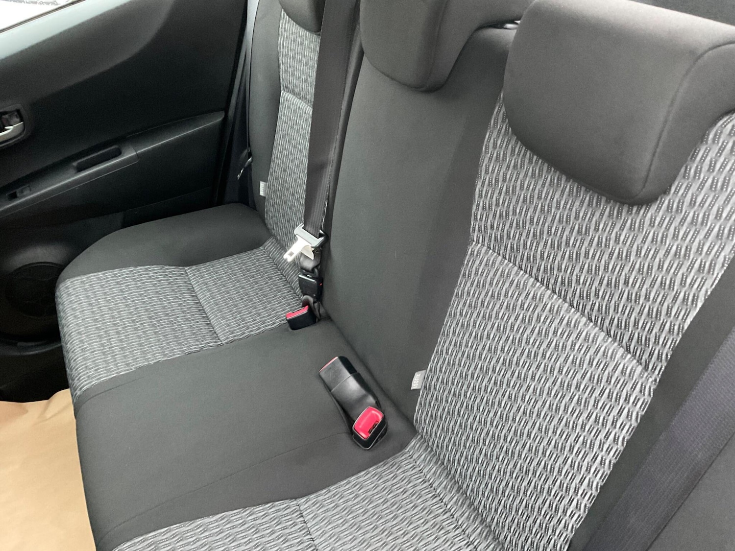 Used Toyota Yaris 2014 for sale - 76886181: Photo 32