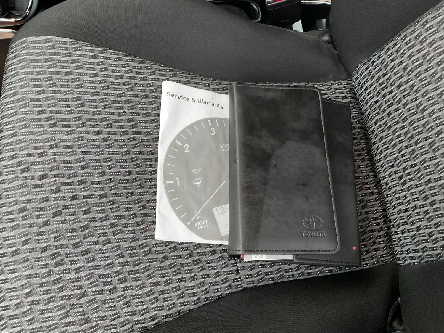 Used Toyota Yaris 2014 for sale - 76886181: Photo 35