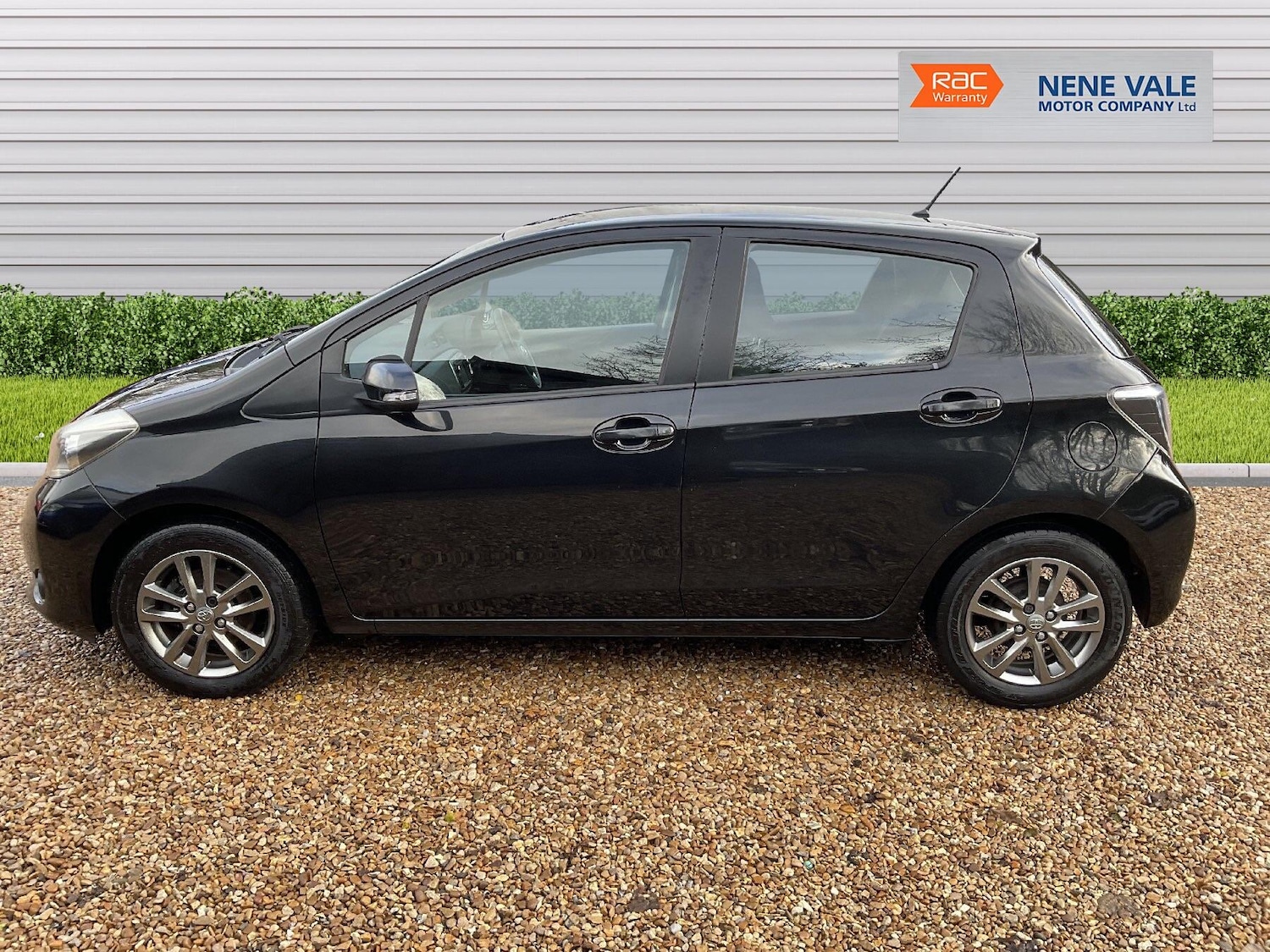 Used Toyota Yaris 2014 for sale - 76886181: Photo 4