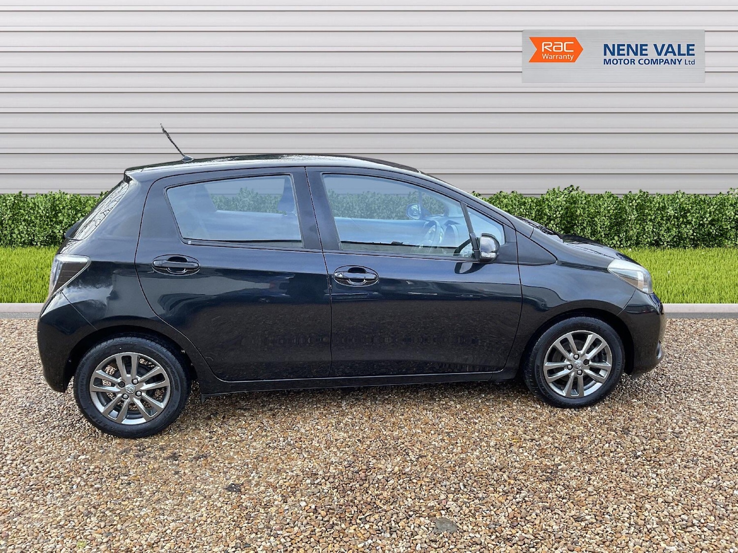 Used Toyota Yaris 2014 for sale - 76886181: Photo 8