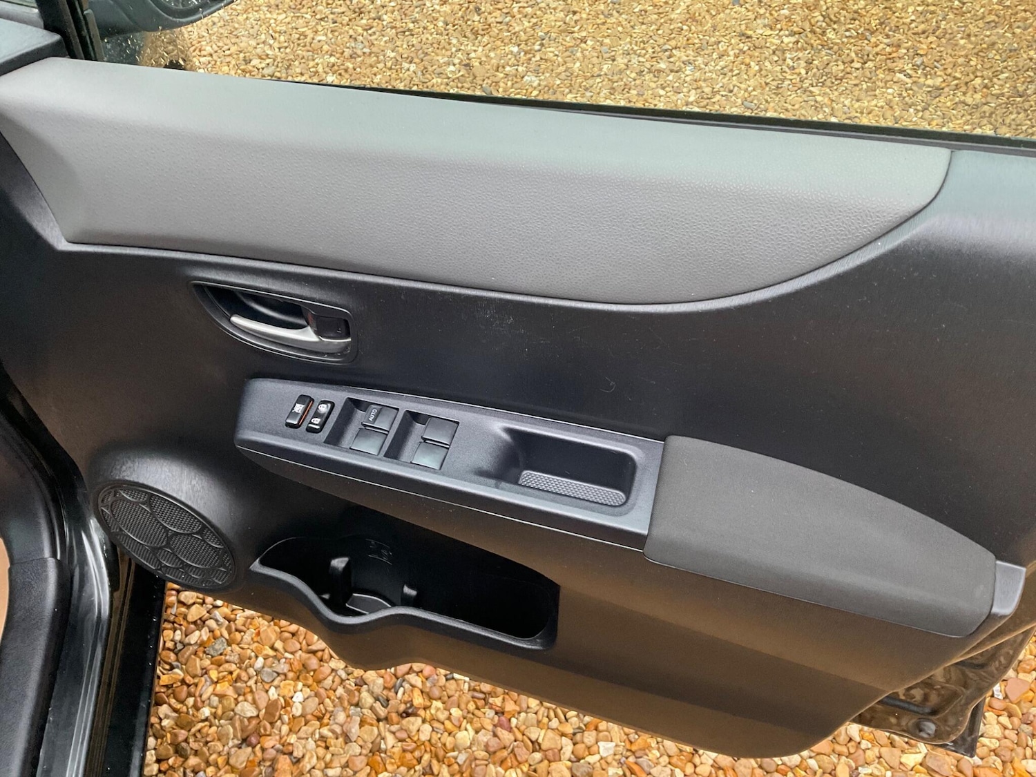 Used Toyota Yaris 2014 for sale - 76886181: Photo 9