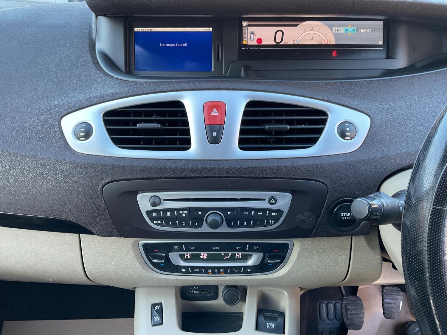 Used Renault Grand Scenic 2010 for sale - 76801146: Photo 14