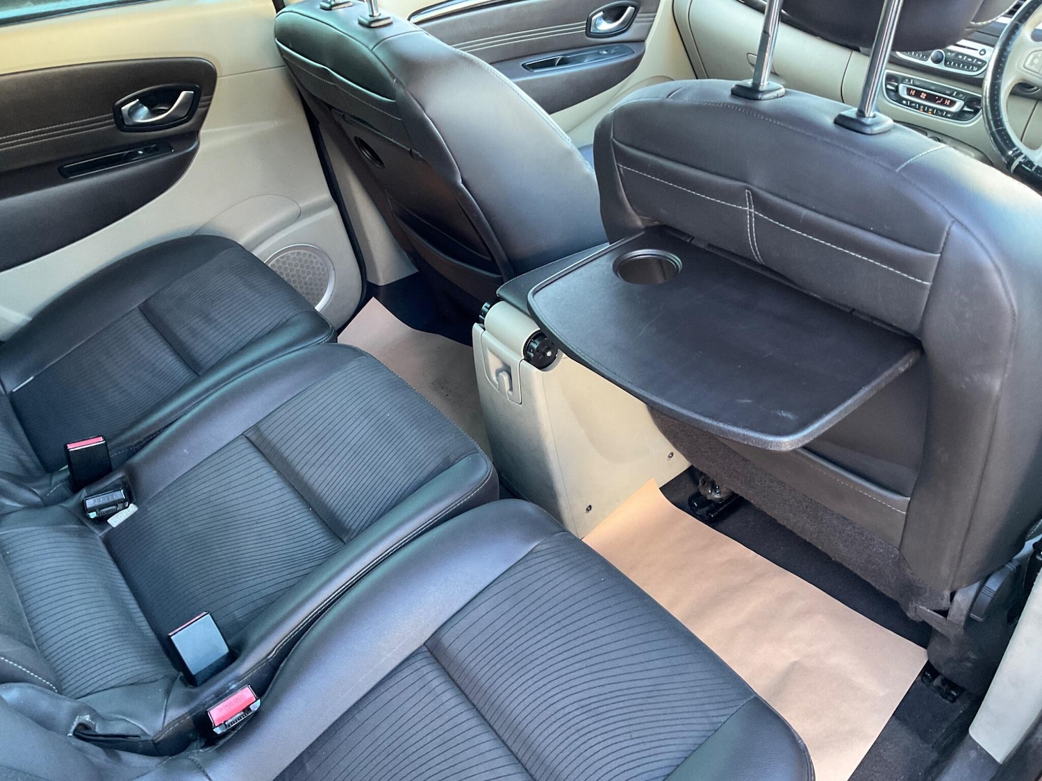 Used Renault Grand Scenic 2010 for sale - 76801146: Photo 24