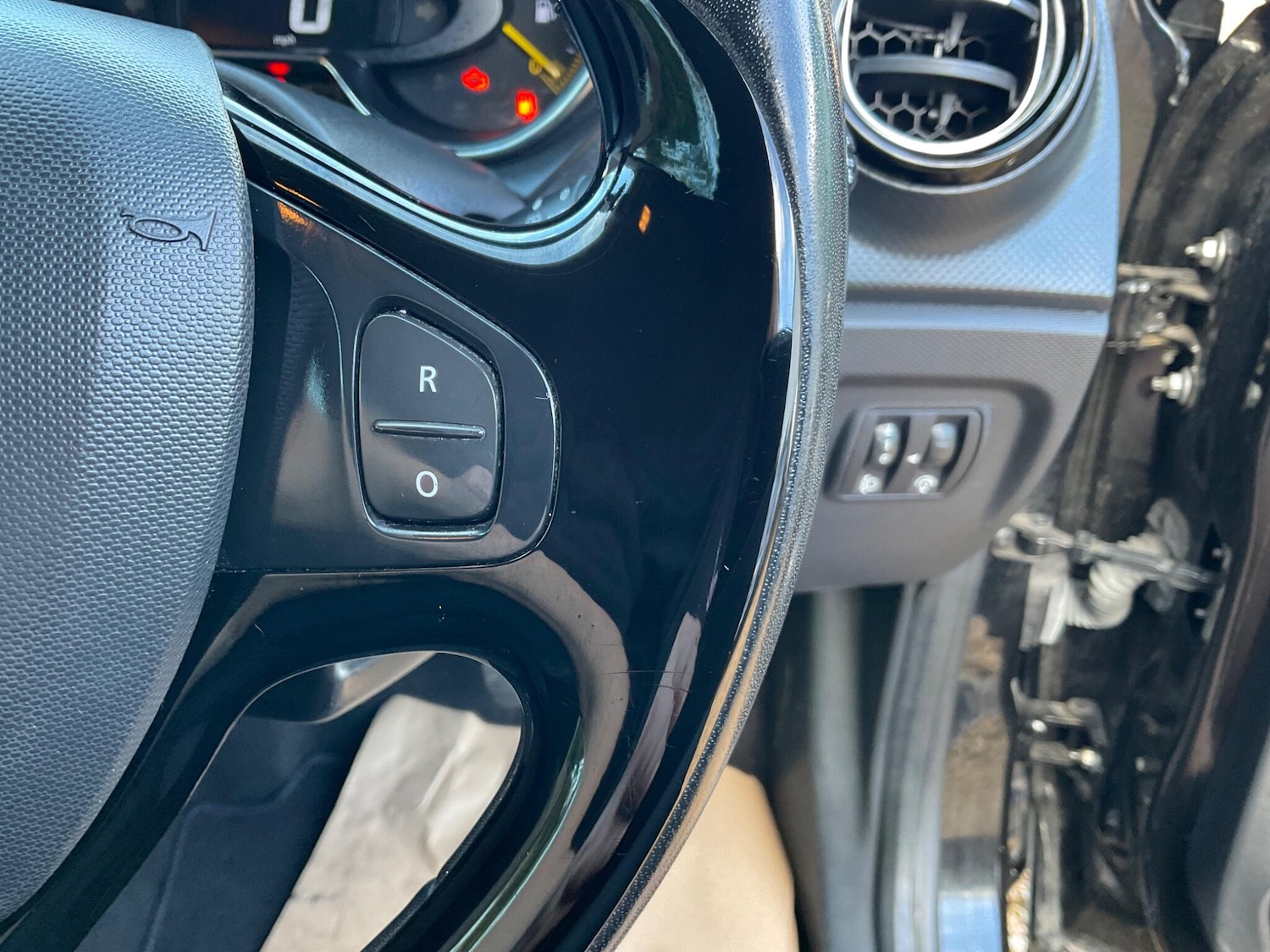 Used Renault Captur 2014 for sale - 76886210: Photo 15