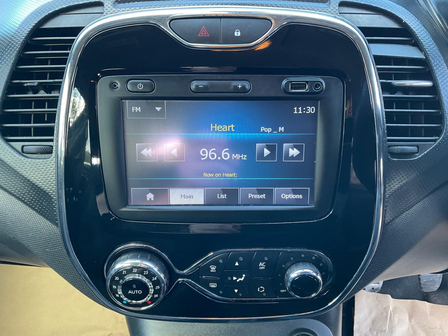 Used Renault Captur 2014 for sale - 76886210: Photo 16