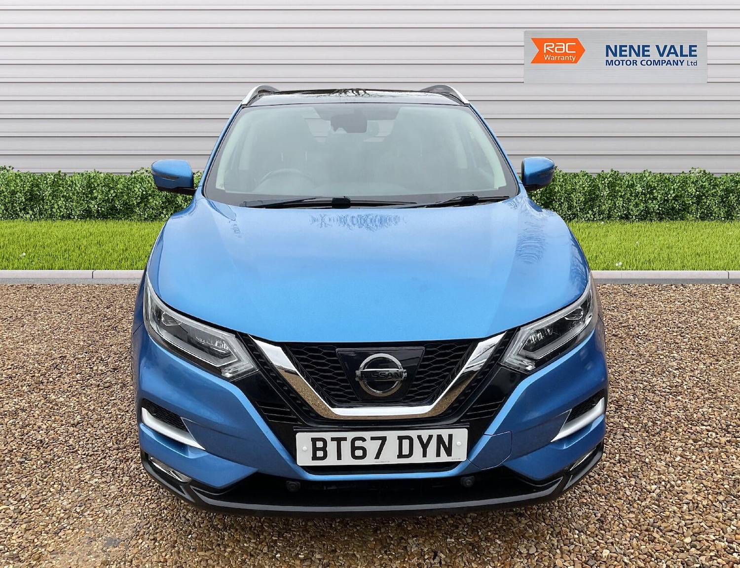 Used Nissan Qashqai 2017 for sale - 77331937: Photo 2