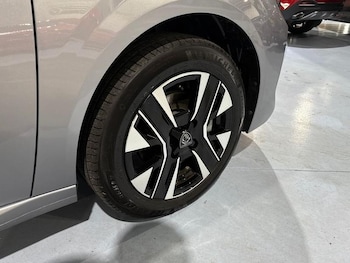 Used Peugeot 208 2025 for sale - 76756971: Photo