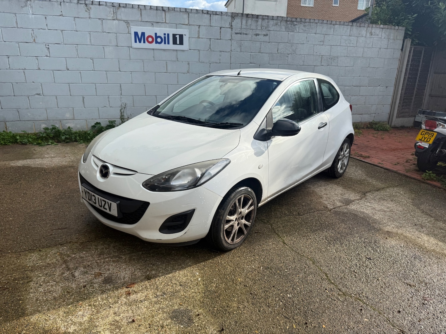 Used Mazda Mazda2 2013 for sale - 76444481: Photo 4