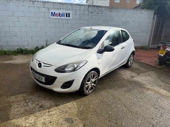 Used Mazda Mazda2 2013 for sale - 76444481: Photo
