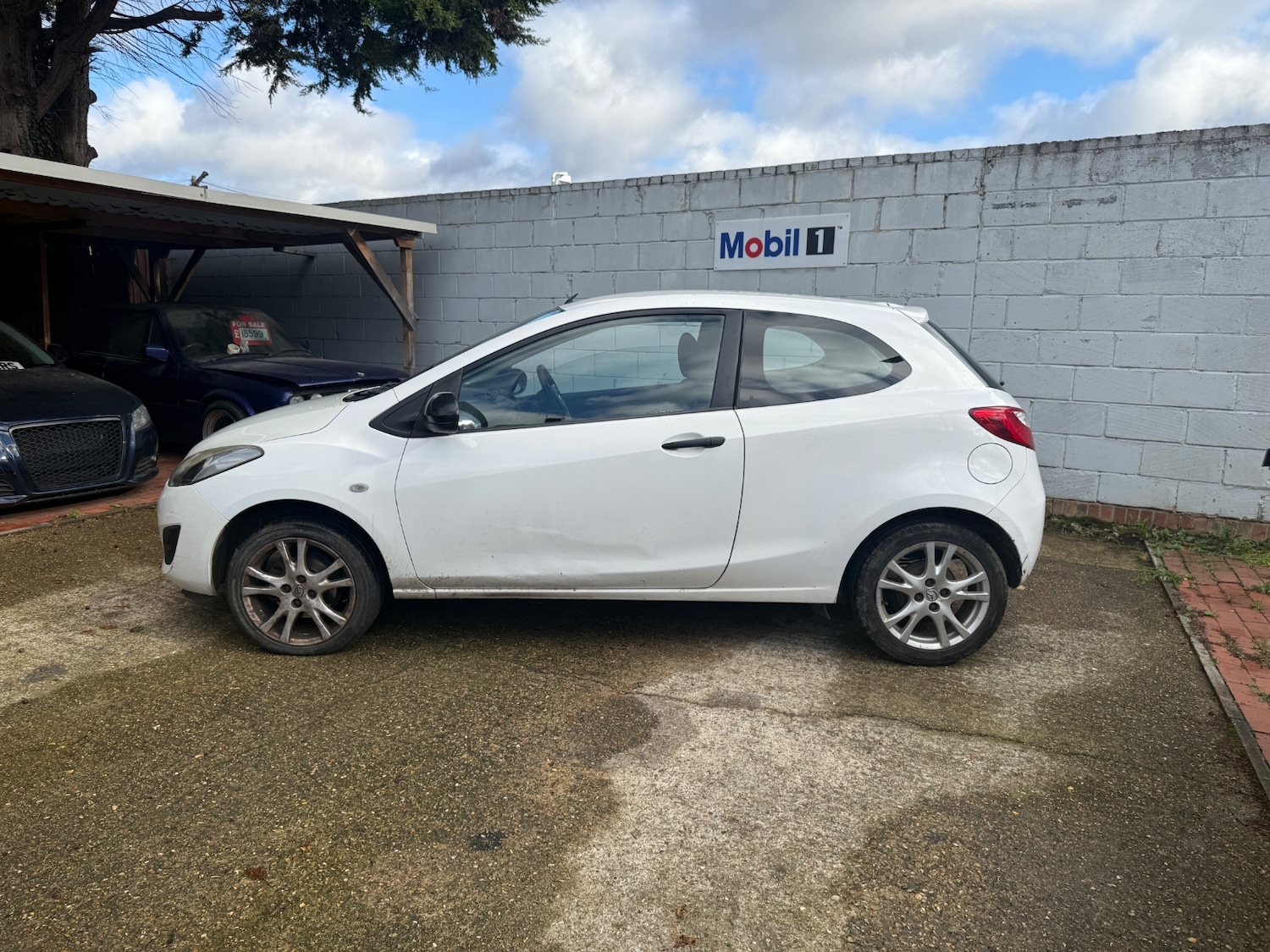 Used Mazda Mazda2 2013 for sale - 76444481: Photo 5