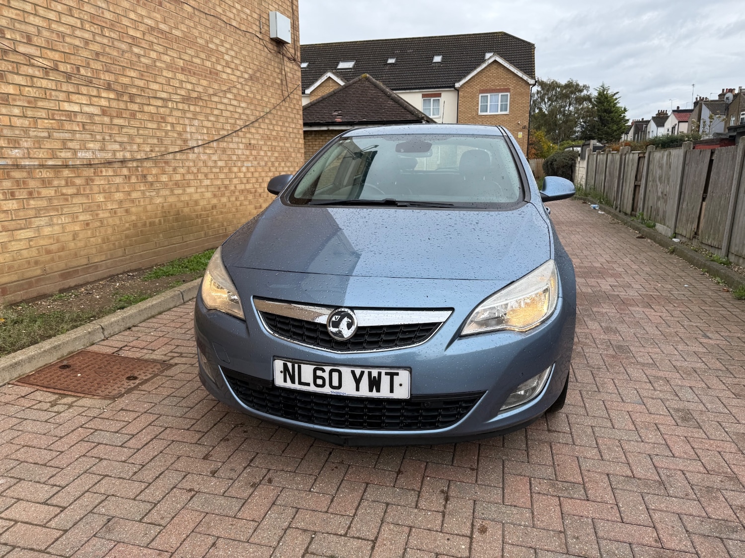 Used Vauxhall Astra 2010 for sale - 76379070: Photo 1