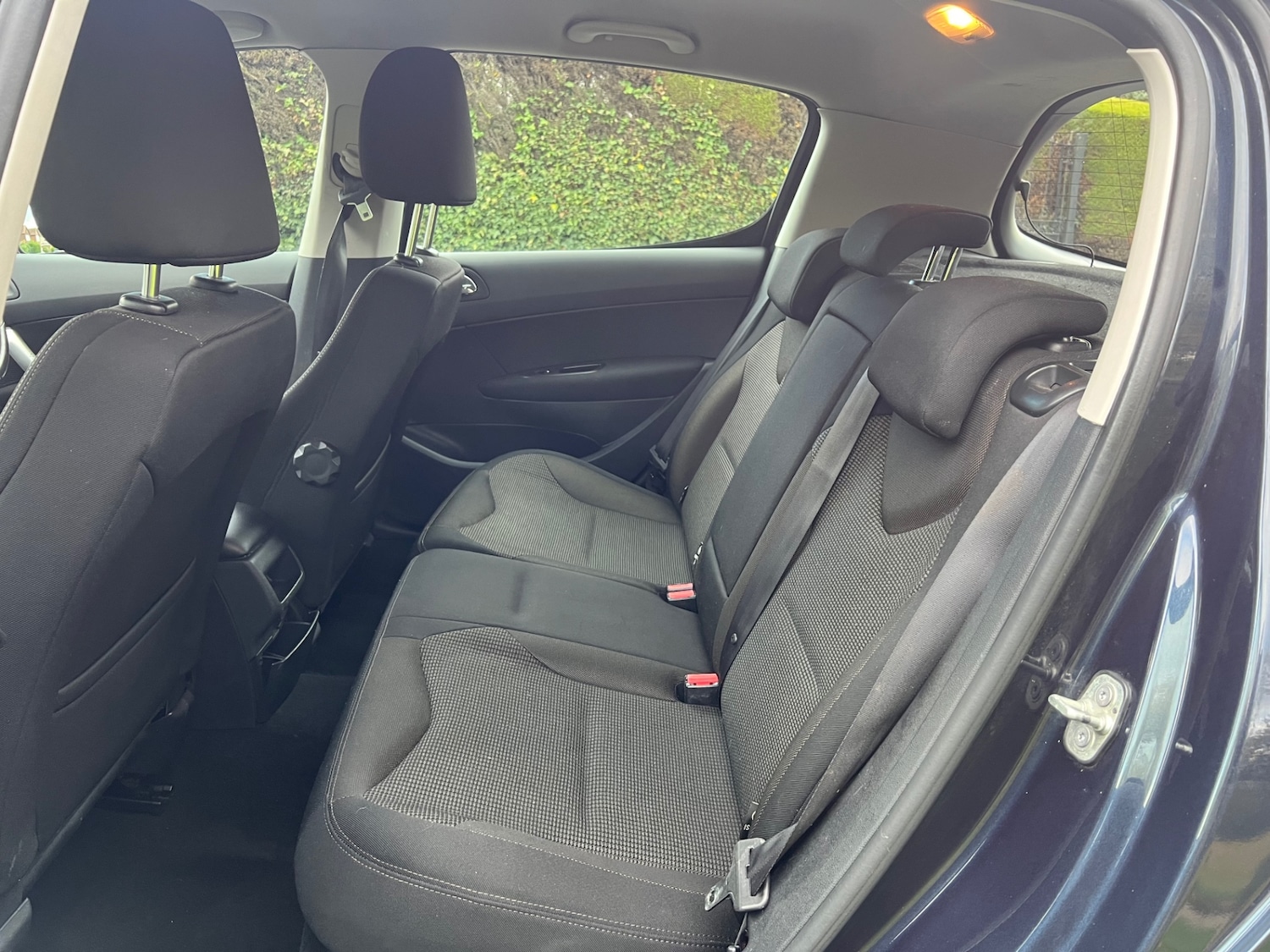 Used Peugeot 308 2013 for sale - 76528674: Photo 7