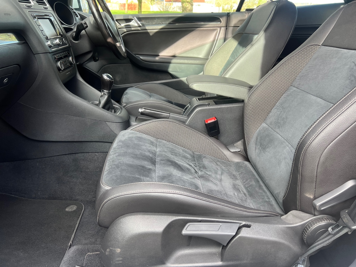 Used Volkswagen Golf 2011 for sale - 76703022: Photo 8