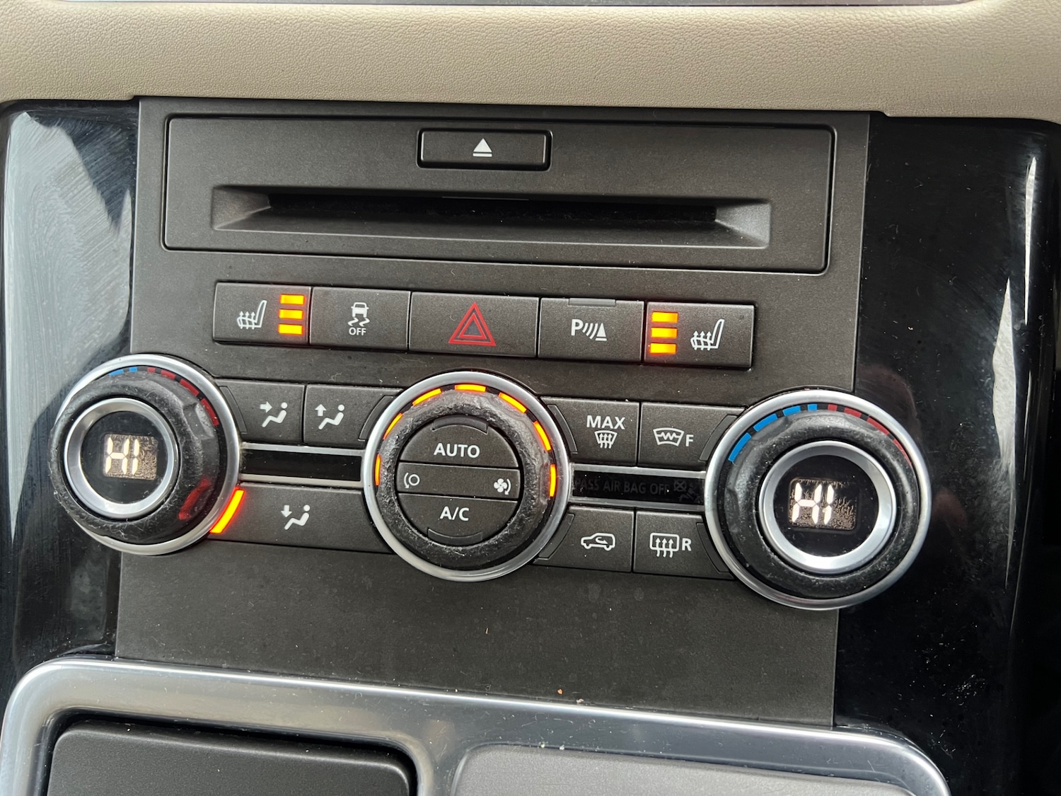 Used Land Rover Range Rover Sport 2010 for sale - 77318243: Photo 11