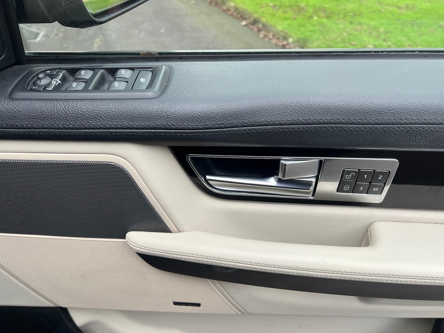 Used Land Rover Range Rover Sport 2010 for sale - 77318243: Photo 15