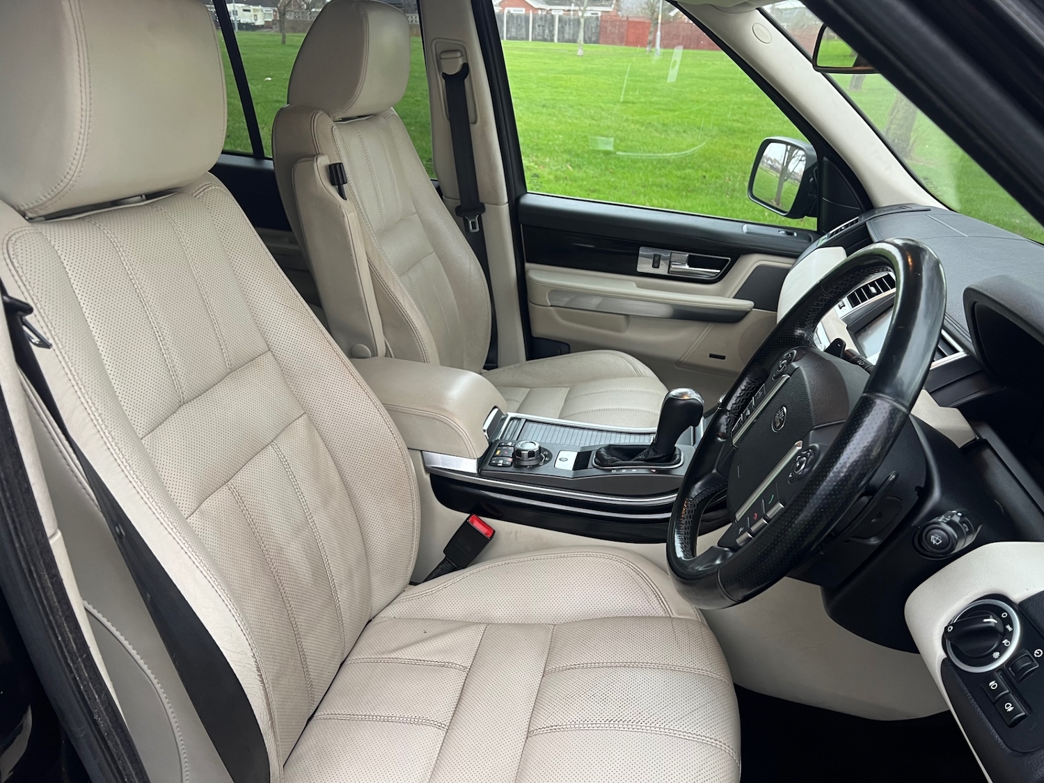 Used Land Rover Range Rover Sport 2010 for sale - 77318243: Photo 16