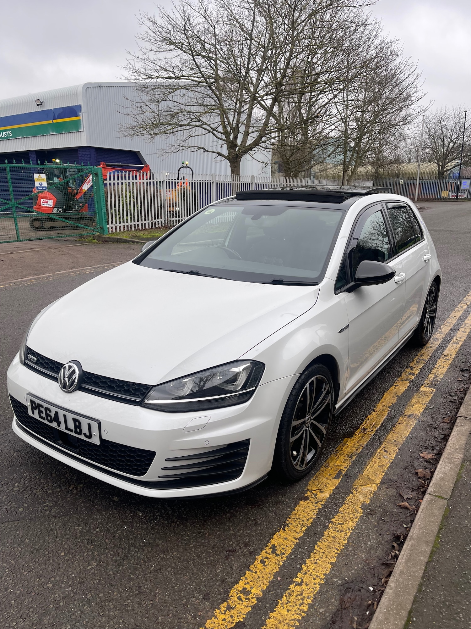 Used Volkswagen Golf 2014 for sale - 77438510: Photo 3