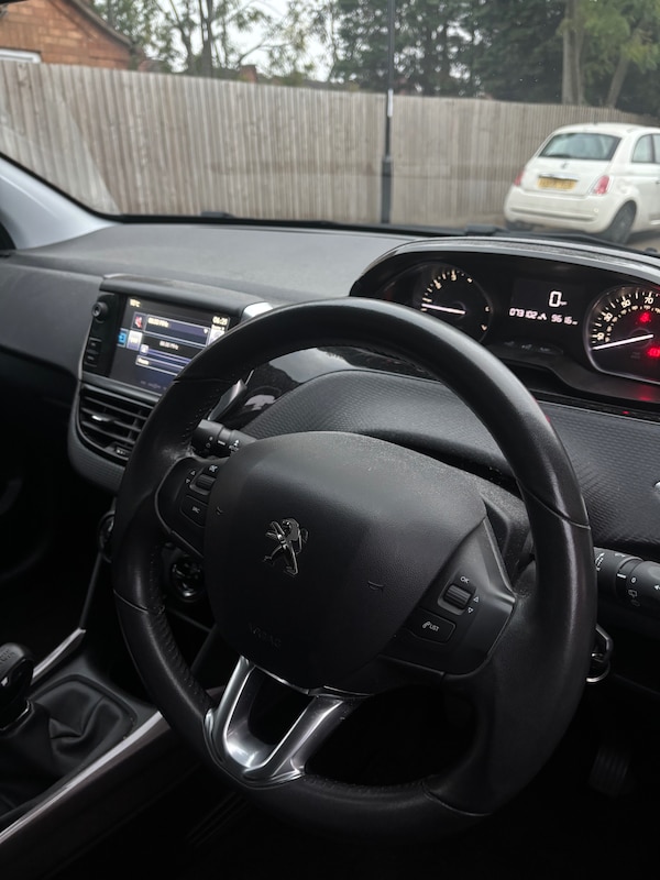 Used Peugeot 2008 2016 for sale - 76250796: Photo 7