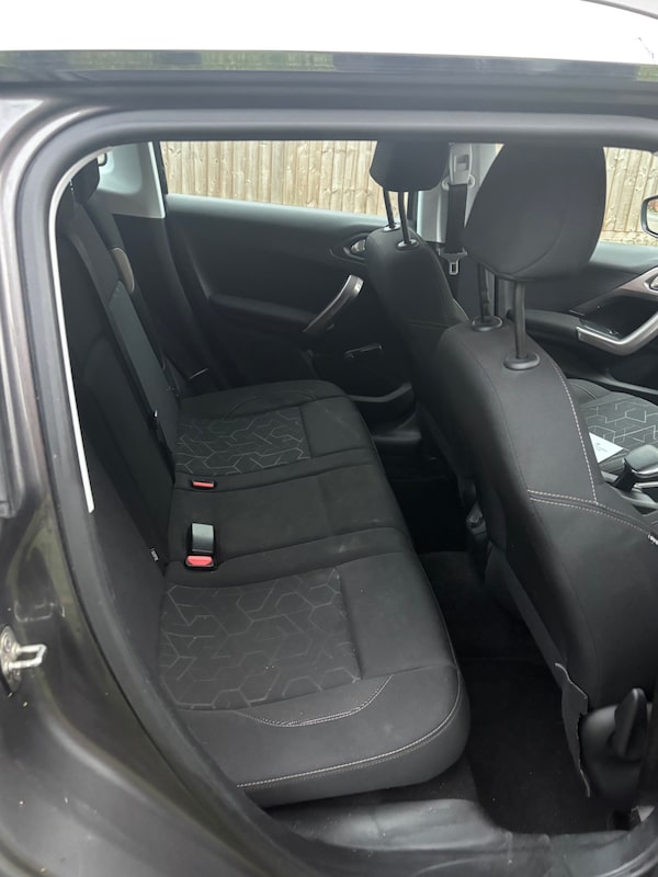 Used Peugeot 2008 2016 for sale - 76250796: Photo 8
