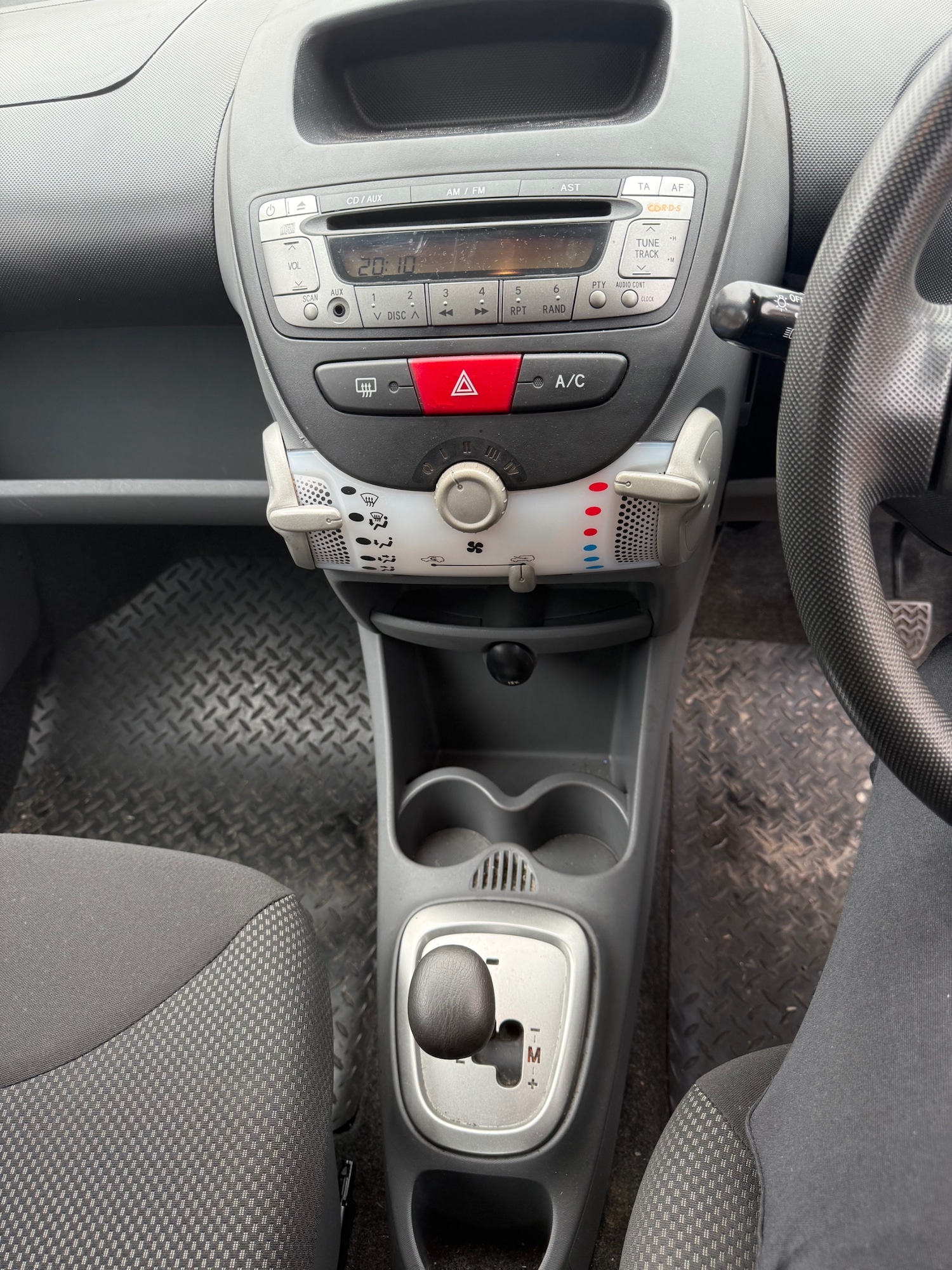 Used Toyota AYGO 2010 for sale - 77482623: Photo 12
